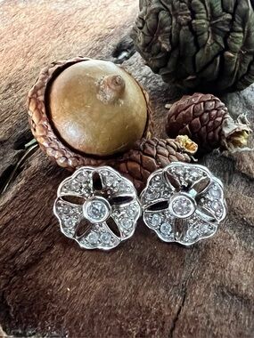 Artisan 925 Sterling Silver Floral CZ Stud Earrings Rhodium Plated 1/2”